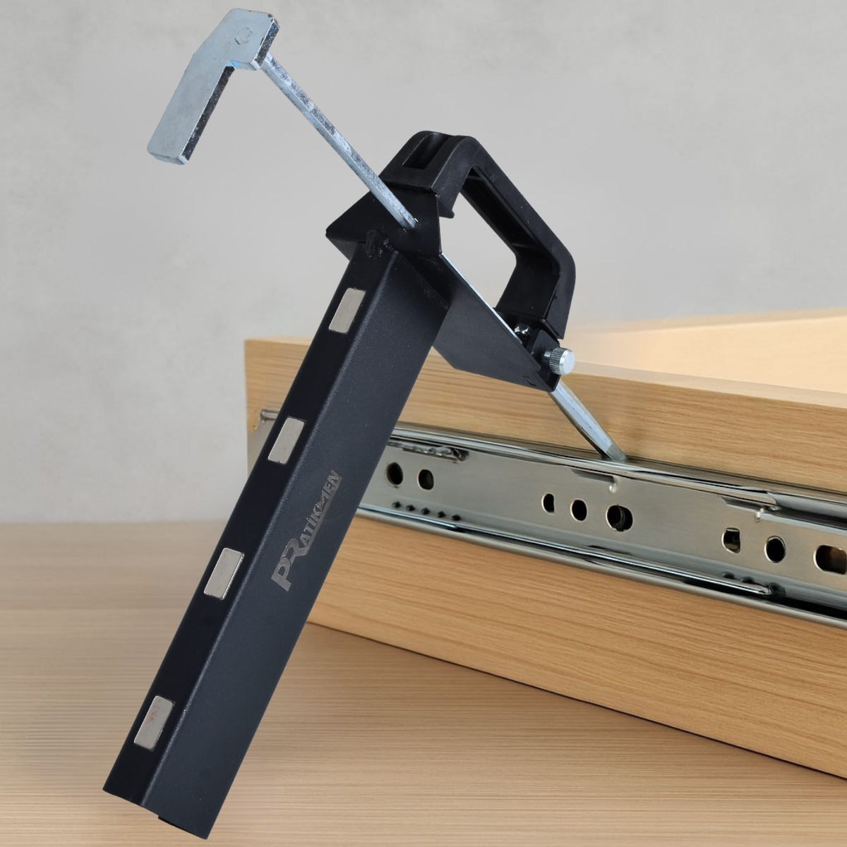 Pratikmen Çekmece Rayı Bağlama Montaj Aparatı Metal